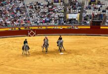 Lea Vicens triunfa en una fría tarde de rejones en Campos Góticos