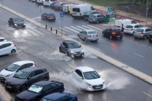 calles anegadas por la lluvia en Valladolid. Leticia Pérez - ICAL