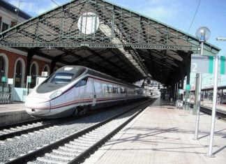 Tren Avant en la estación de Palencia