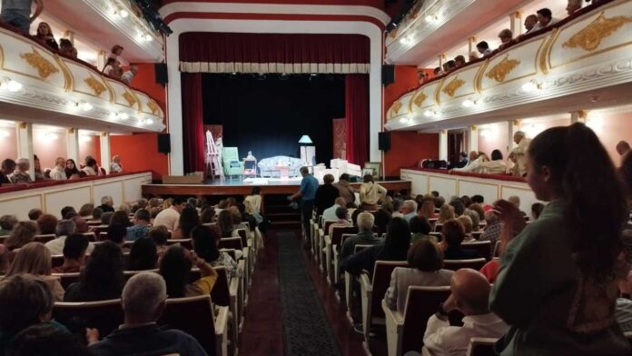 Teatro Sarabia en Carrión de los Condes en el día del XVIII Certamen Nacional de Teatro aficionado del Camino de Santiago