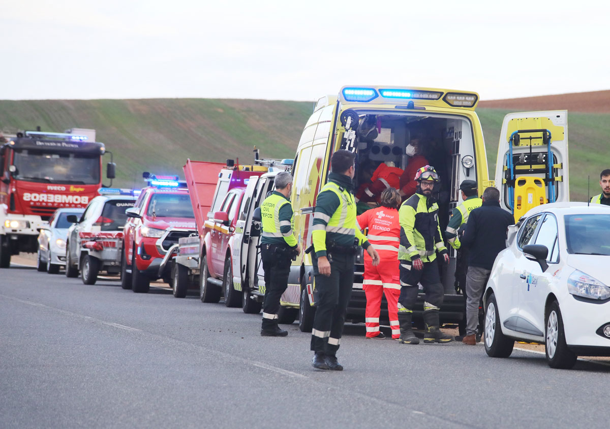 Accidente de tráfico en la N120. P.k 185,600 en Villaherreros(Palencia), ha resultado herida una mujer, la única ocupante del vehículo, el accidente ha consistido en una salida de vía por la izquierda y vuelco del turismo