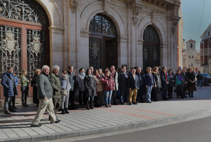 La Diputación de Palencia organiza un minuto de silencio institucional ante el 'Día de la Eliminación de la Violencia contra las Mujeres'.