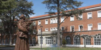 Escuela de Enfermería Dacio Crespo