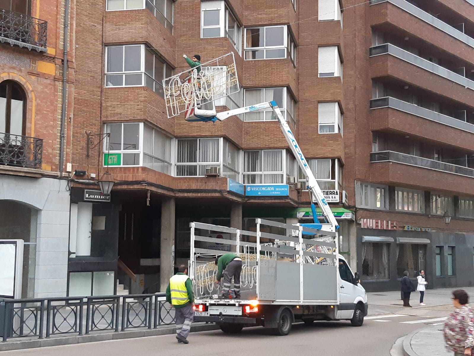 Instalación de las luces navideñas