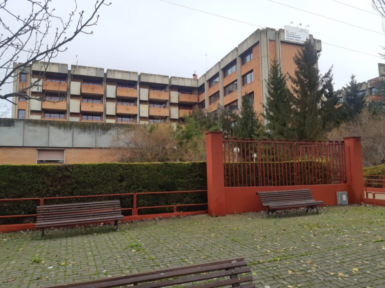 Entornos de la Residencia Puente de Hierro de Palencia, protagonista de la noticia con más consultas de 2024 en Palencia en la Red. / Óscar Herrero