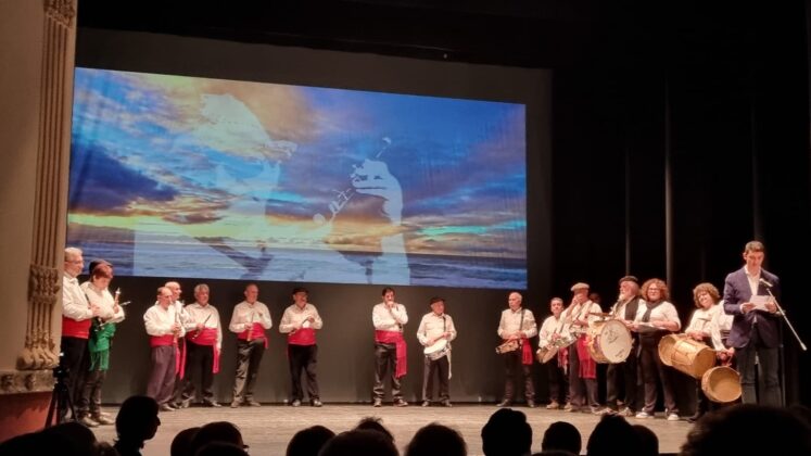 CARLOS PÉREZ HOMENAJE