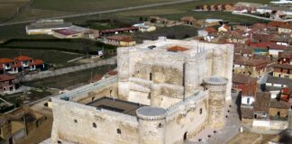 Fuentes Valdepero-castillo