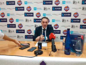 Luis-Guil-rueda-de-prensa-posterior-al-partido-del-30-de-diciembre