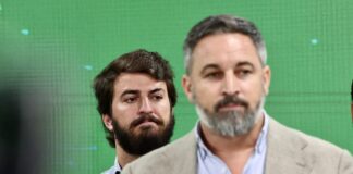 El presidente de VOX Santiago Abascal junto al vicepresidente de la Junta Juan García Gallardo. / ICAL