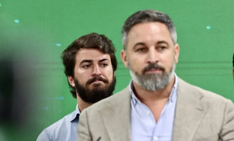 El presidente de VOX Santiago Abascal junto al vicepresidente de la Junta Juan García Gallardo. / ICAL