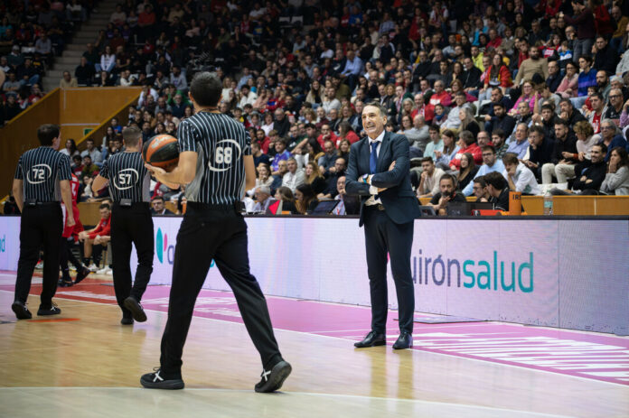 Luis Guil, entrenador del Zunder palencia frente al Girona