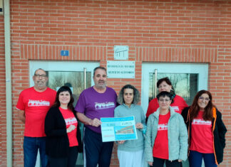 Torquemada Solidaria entrega una donación de 8.000 euros a la residencia