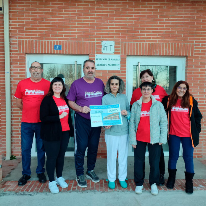 Torquemada Solidaria entrega una donación de 8.000 euros a la residencia