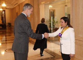 Audencia Miriam Andrés con el rey Felipe VI