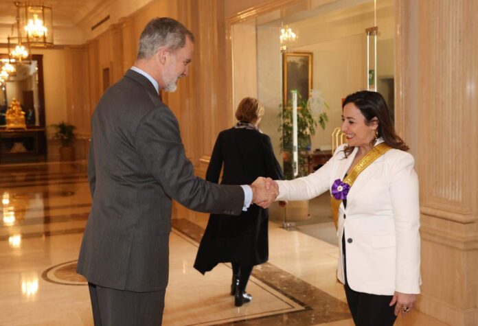 Audencia Miriam Andrés con el rey Felipe VI