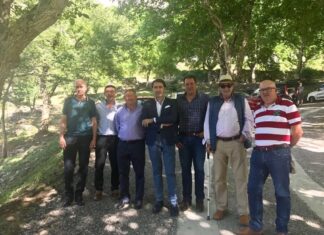 Juan Carlos Suárez-Quiñones, ha mantenido una reunión con los alcaldes de los municipios de Posada de Valdeón y Oseja de Sajambre