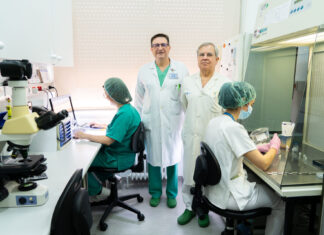 José María Fidel Fernández, embriólogo y decano de la Facultad de Medicina de la UVa; y Julio Gobernado, jefe de la Unidad de Reproducción Asistida del Hospital Clínico de Valladolid / ICAL