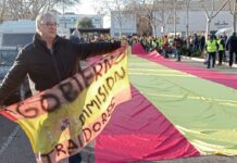 Agricultores concentrados frente a la feria de muestras de Valladolid