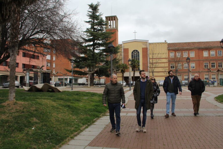 Visita al barrio de San Juanillo por parte del equipo de Gobierno del Ayuntamiento de Palencia