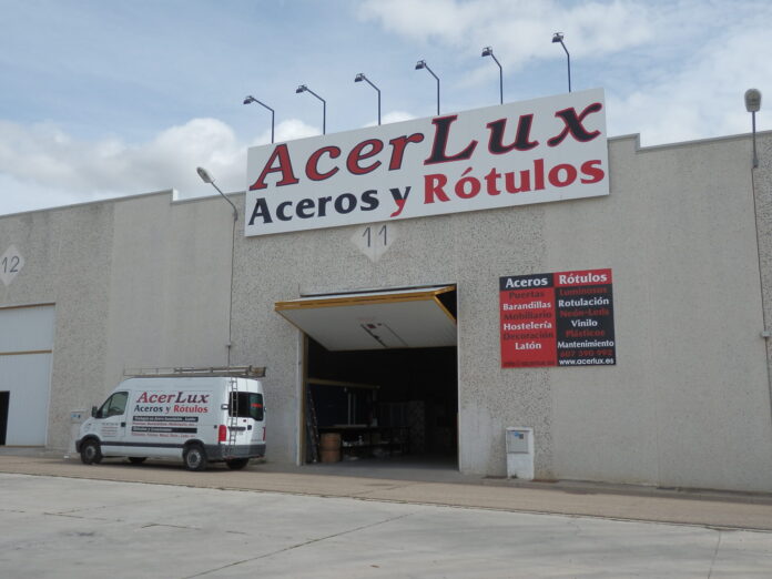 Acerlux