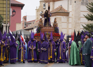 Viernes Santo en Palencia - Nazarenos