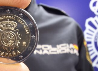 Moneda conmemorativa de curso legal de los 200 años de la Policía Nacional.
