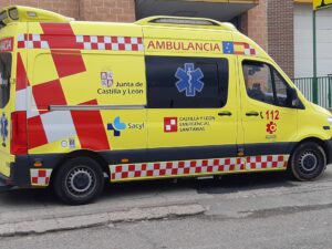 Una ambulancia de Ambulancias Rodrigo ante la sede de la empresa en Palencia. / Óscar Herrero