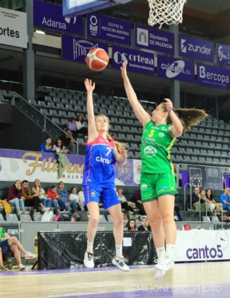 Fotos del partido de baloncesto entre CANTO 5 Filipenses y C.B Arxi