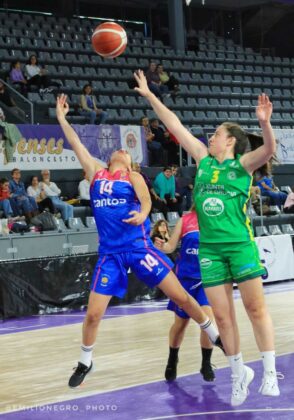 Fotos del partido de baloncesto entre CANTO 5 Filipenses y C.B Arxi