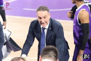 Luis Guil, entrenador de Palencia Baloncesto. / fotografiardiaz