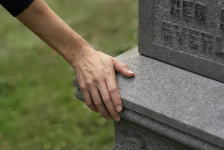 PSOE enterradores Paredes