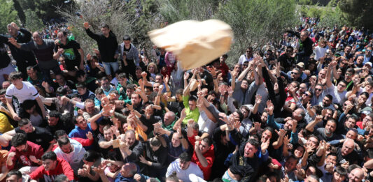 Pedrea del Pan y el Queso en Palencia, con motivo de las fiestas de Santo Toribio del barrio de El Cristo. Brágimo / ICAL