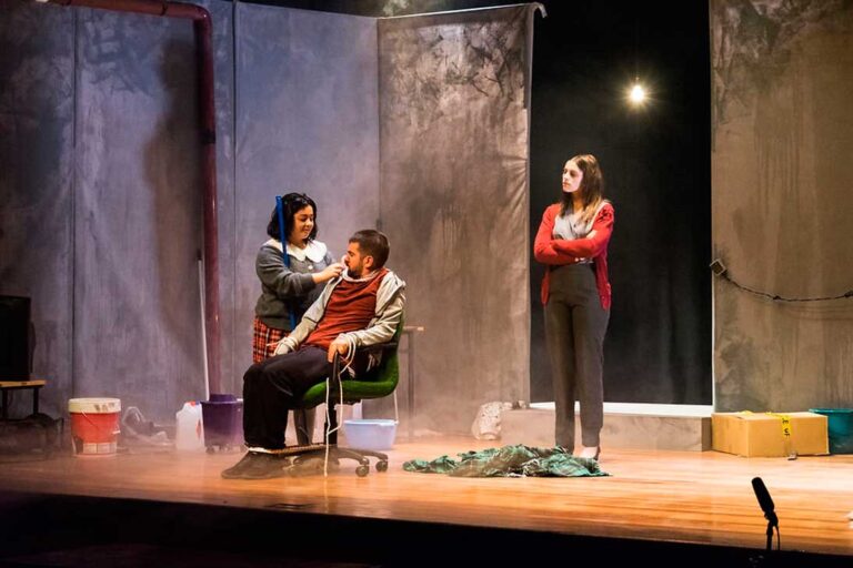 'Pulveriza',-de-A-Ninguna-Parte-Teatro