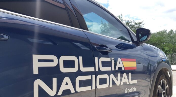 Imagen de un vehículo del Cuerpo Nacional de Policía en Palencia. / Óscar Herrero