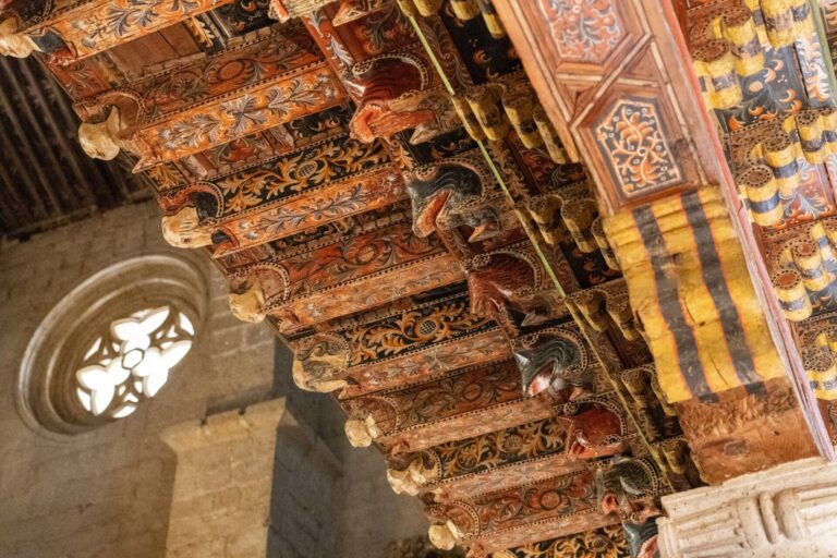 Detalles del artesonado mudéjar de la iglesia de Santa María en Becerril de Campos, perteneciente al Museo Territorial Campos del Renacimiento en Palencia. / Miriam Chacón (ICAL)