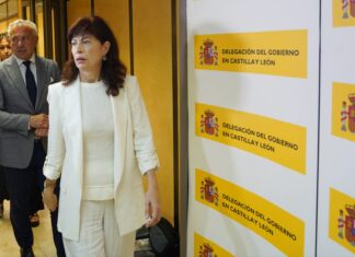 Miriam Chacón / ICAL . La ministra de Igualdad Ana Redondo atiende a los medios