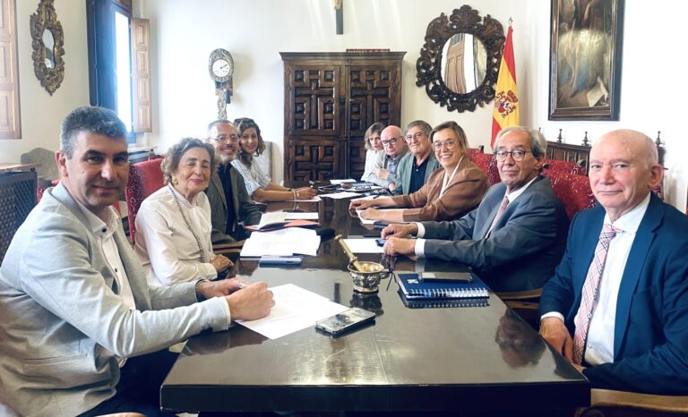 La Diputación de Palencia inicia el proceso para celebrar el centenario del nacimiento de Enrique Fuentes Quintana