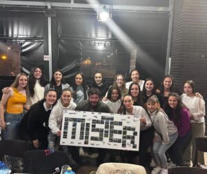 Las jugadoras despiden a Zubi como entrenador del primer equipo