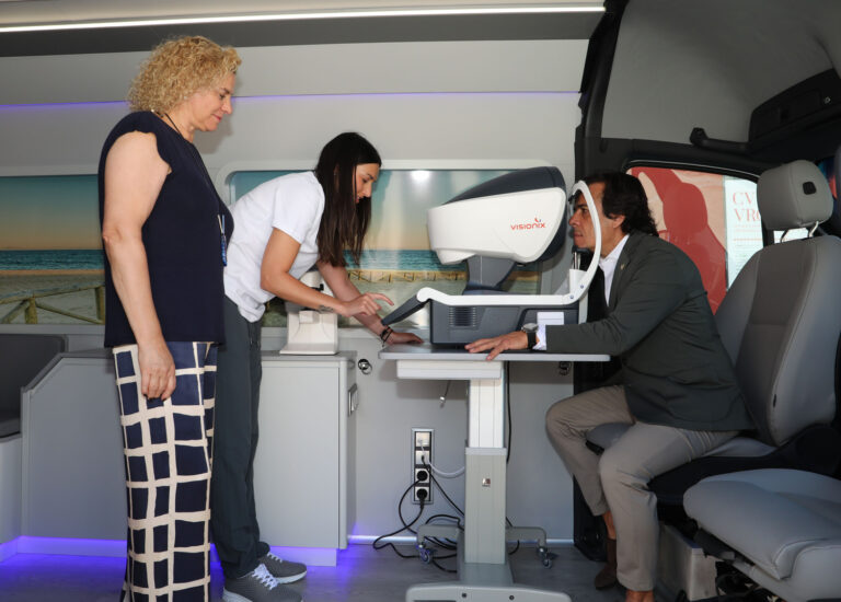 Unidad movil revisiones oftalmológicas Diputación de Palencia