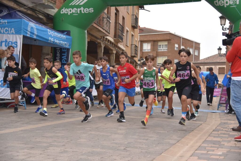 Atletas en los 10.000 de Mariano Haro de Becerril de Campos