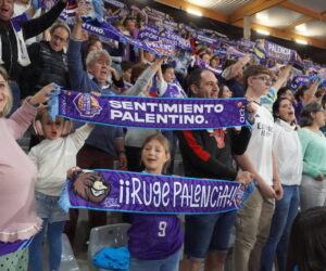 Las gradas del Pabellón en el Palencia-Gipuzkoa. / Óscar Herrero