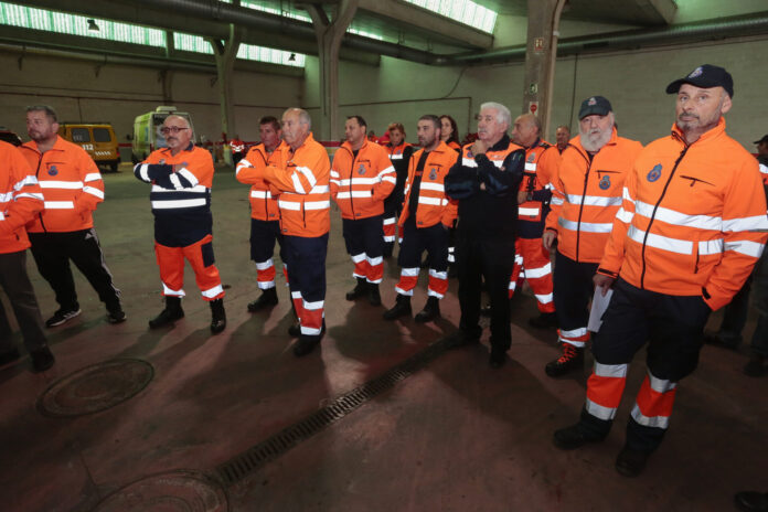 Entrega de material de Protección Civil a agrupaciones de voluntarios de la provincia de León