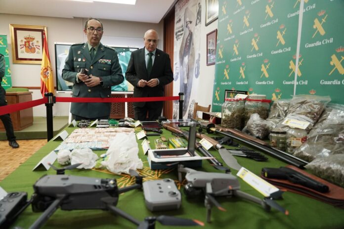 La Guardia Civil presenta una operación contra el tráfico de drogas