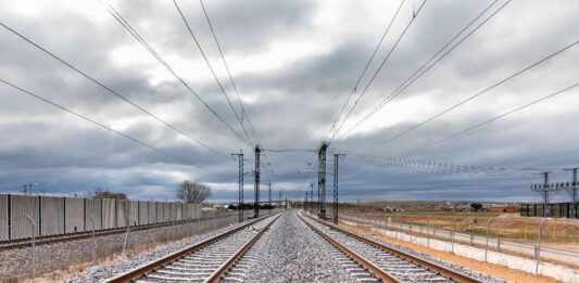 Adif AV adjudica por 18,3 M€ actuaciones de mejora de la protección de la vía en las tres líneas de alta velocidad del Eje Norte