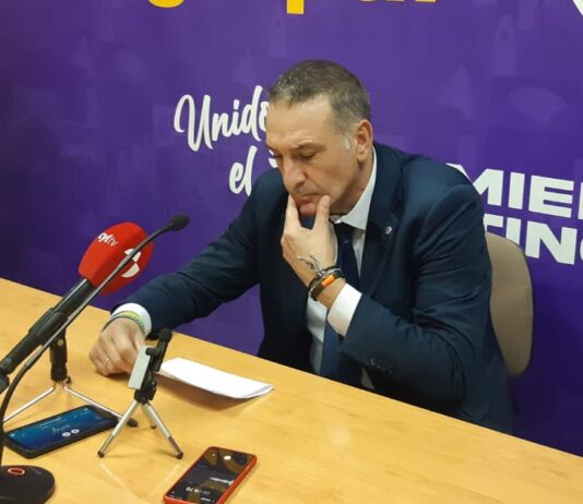 Luis Guil en rueda de prensa