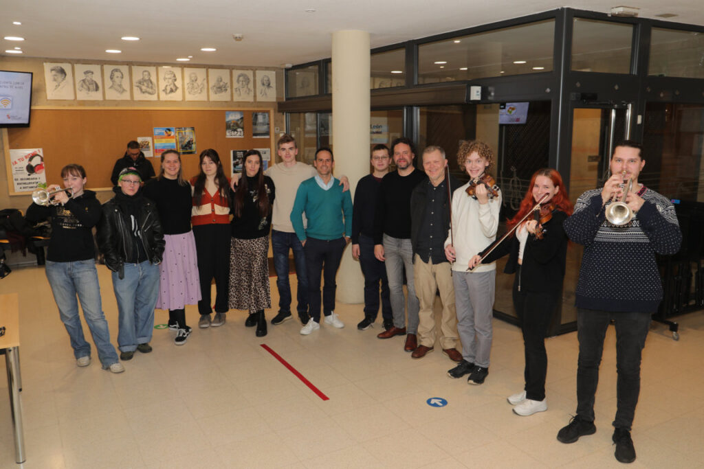 Brágimo - Una decena de alumnos y cuatro profesores del conservatorio de Tampere, en Finlandia, visitan el conservatorio de Palencia durante dos semanas, donde trabajarán conjuntamente con alumnos de la escuela palentina dentro del programa Erasmus