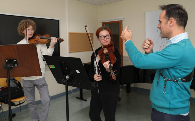 Brágimo - Una decena de alumnos y cuatro profesores del conservatorio de Tampere, en Finlandia, visitan el conservatorio de Palencia durante dos semanas, donde trabajarán conjuntamente con alumnos de la escuela palentina dentro del programa Erasmus