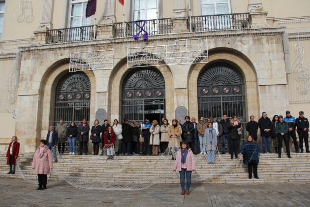 Manifiesto en conmemoración del Día Internacional contra la Violencia de Género en la Plaza Mayor de Palencia