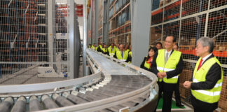 Brágimo / ICAL . Inauguración del nuevo Centro Logístico de Yazaki en Palencia. El evento cuenta con la presencia de altos ejecutivos de Yazaki Europa, Medio Oriente y África (Y-EMEA) y Nippon Express, así como del embajador de Japón en España, Takahiro Nakamae, y representantes de las autoridades locales y regionales, en la imagen el chairman Munenori Yamada (I) junto al embajador