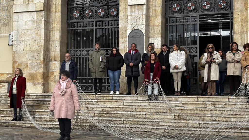 Manifiesto en conmemoración del Día Internacional contra la Violencia de Género en la Plaza Mayor de Palencia